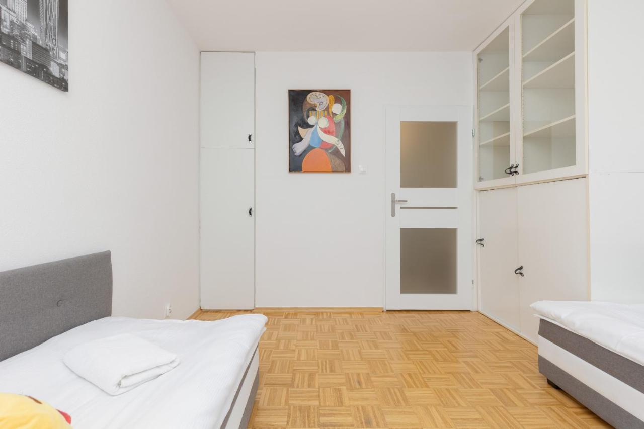 Family Apartment Bogatynska Bemowo By Noclegi Renters Warszawa Eksteriør billede